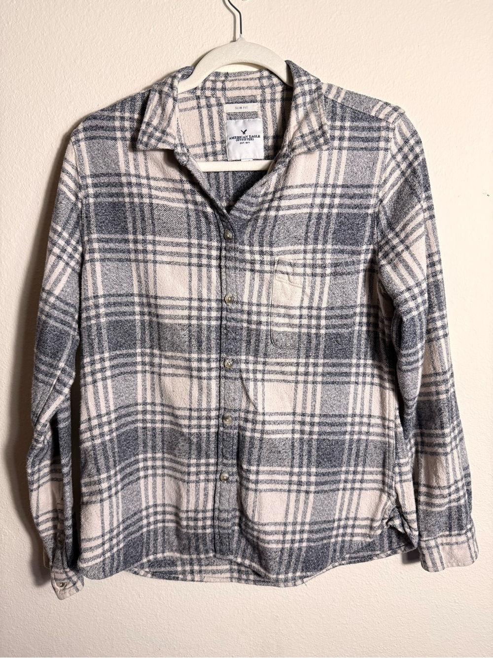 American Eagle Outfitters Gray and White Plaid Button-Down Shirt Large